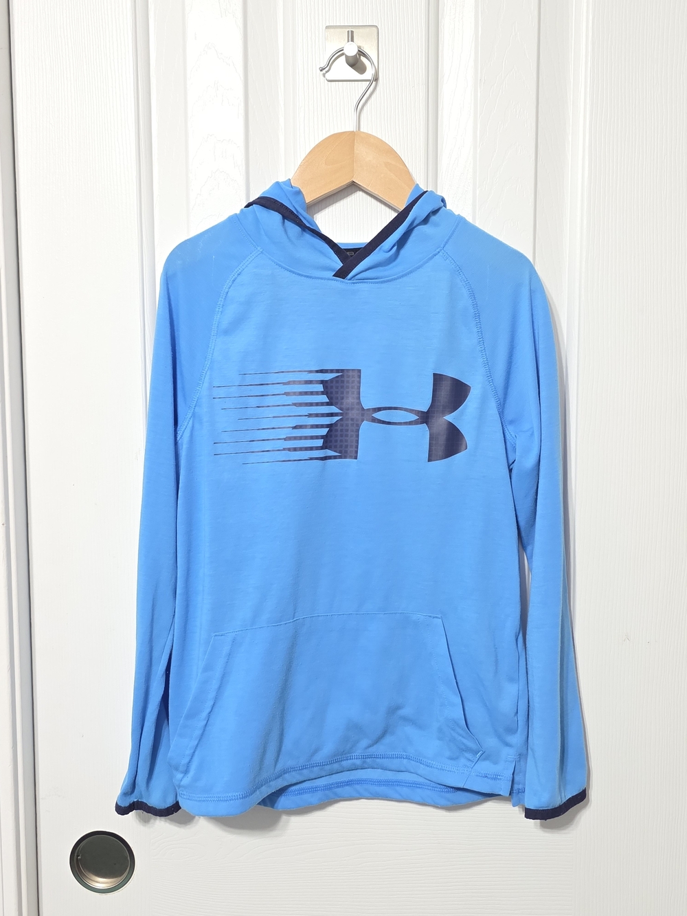Boys Under Armour Hooded Shirt, Youth Small, Heat Gear